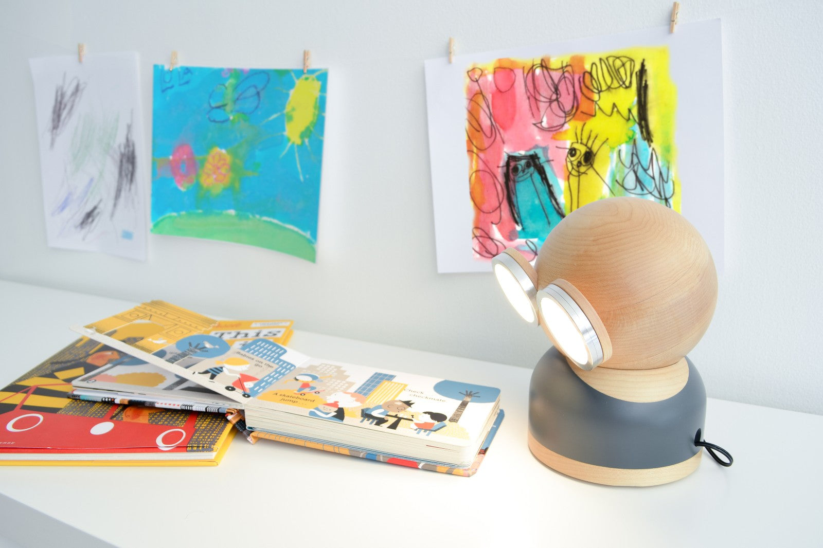 Designnest® GoggleLamp |Mr Watt| Επιτραπέζιο Φωτιστικό από ξύλο σφενδάμου και αλουμίνιο με ρύθμιση φωτεινότητας αφής (white/wood)