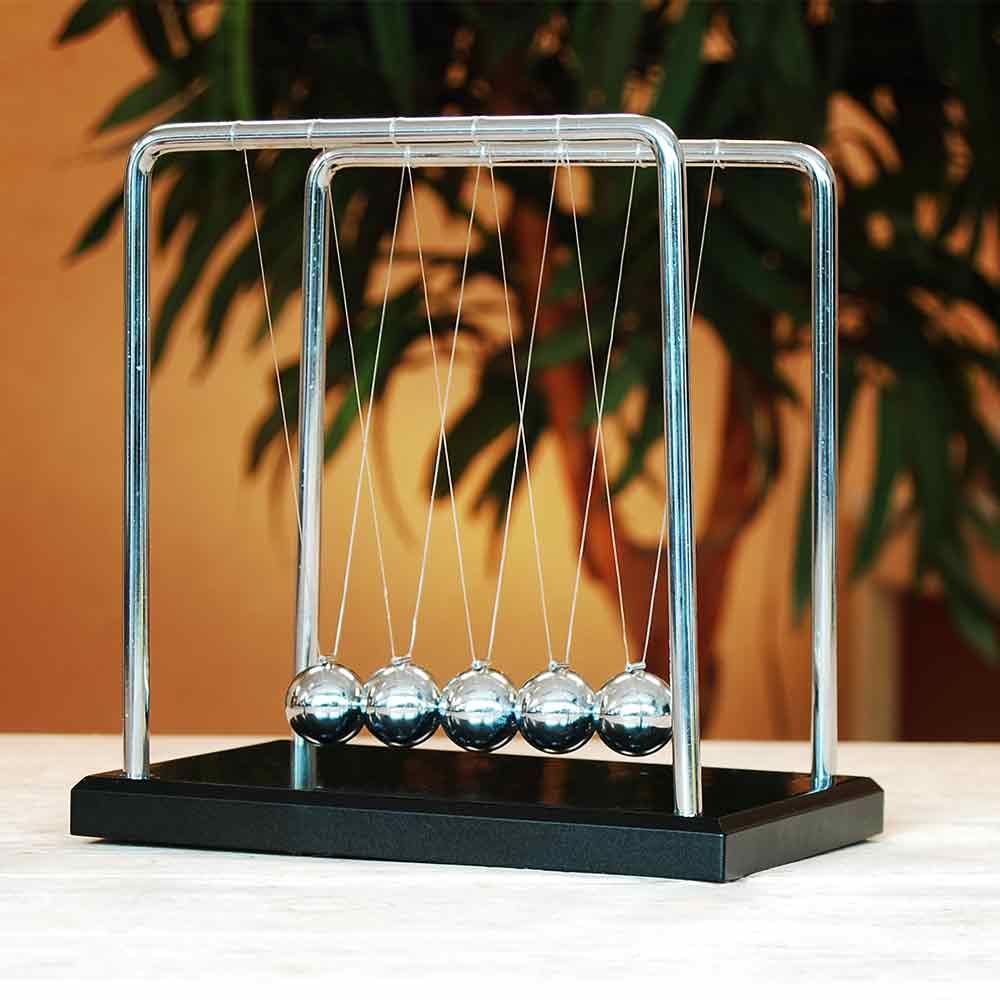 Giant Newton's Cradle - Γιγαντιαίο Εκκρεμές του Νεύτωνα – Κομψό και Εκπαιδευτικό Διακοσμητικό Γραφείου