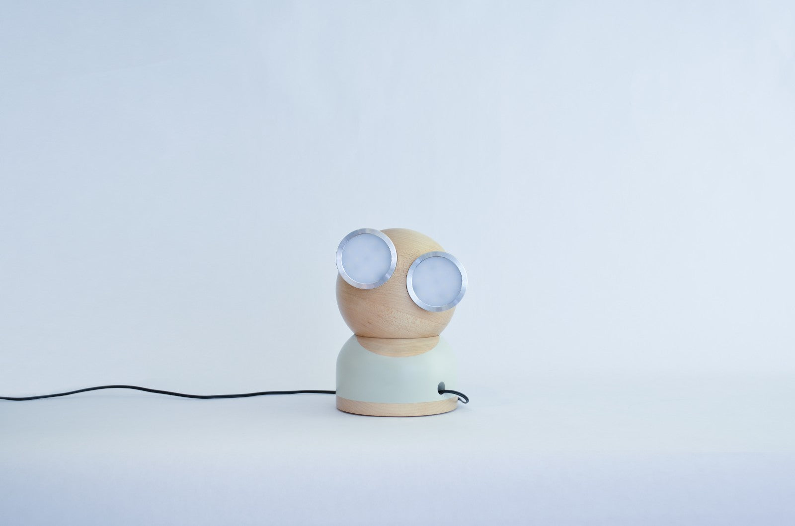 Designnest® GoggleLamp |Mr Watt| Επιτραπέζιο Φωτιστικό από ξύλο σφενδάμου και αλουμίνιο με ρύθμιση φωτεινότητας αφής (grey/blue/wood)