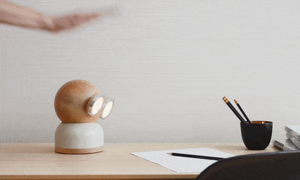 Designnest® GoggleLamp |Mr Watt| Επιτραπέζιο Φωτιστικό από ξύλο σφενδάμου και αλουμίνιο με ρύθμιση φωτεινότητας αφής (red/wood)