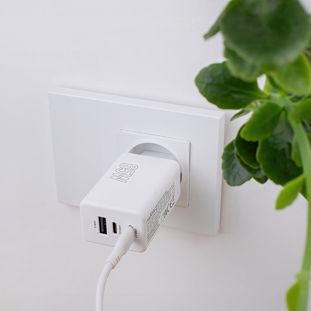 Maxlife MXTC‑08 (65ACC) Φορτιστής Επιτραπέζιος, 2× USB‑C & 1× USB‑A, 65 W – Λευκό