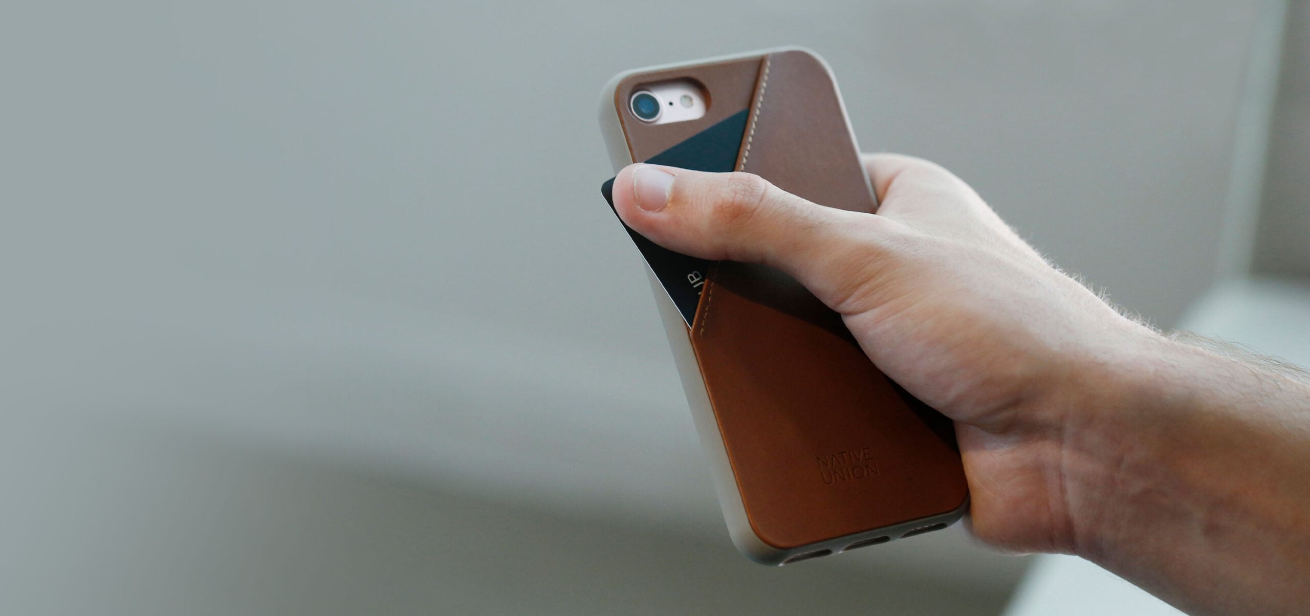 Native Union Clic Card Δερμάτινη Θήκη προστασίας για Apple iPhone 11 Pro με υποδοχή για κάρτες – μαύρη