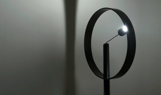 DesignNest Enso Floating Lamp Σφαιρική διακοσμητική λάμπα διαμέτρου 30 εκατοστών με ροοστάτη αφής (Μαύρο)