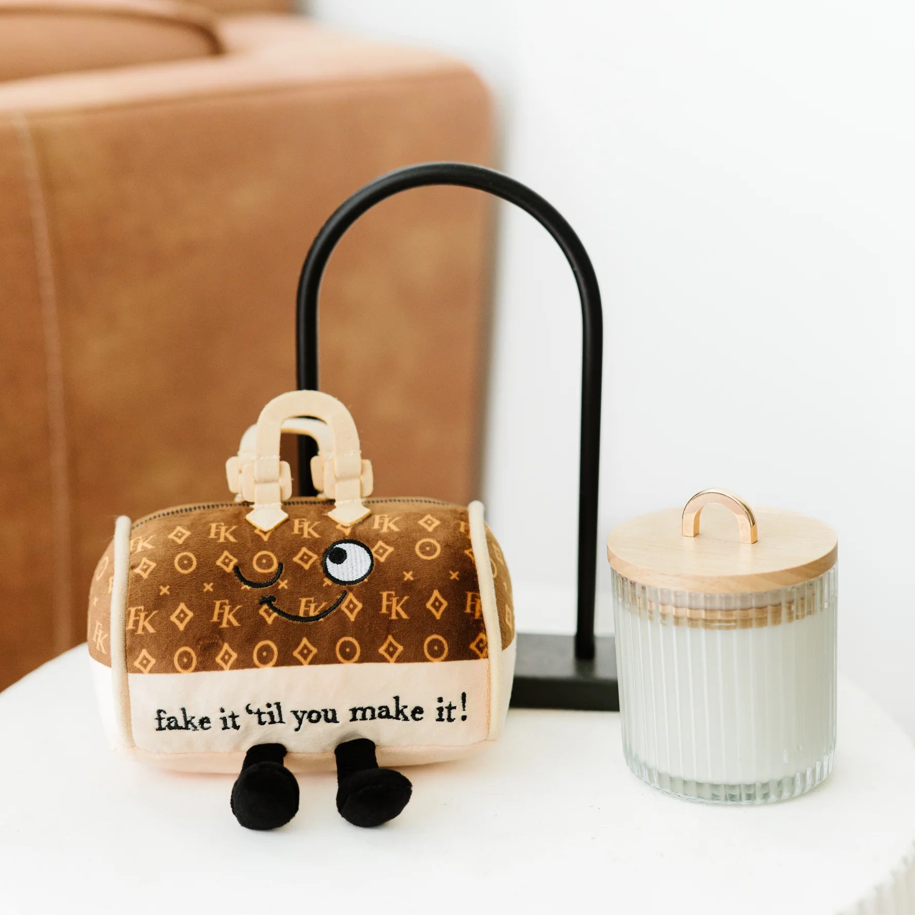 Punchkins Plush Γυναικεία Τσάντα Λούτρινο – "Fake It Til You Make It"